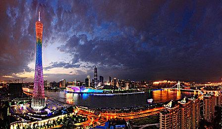 如梦似幻的类魂冒险游戏《末光》将于4月25日在主机平台和PC上发动其快节奏的战斗